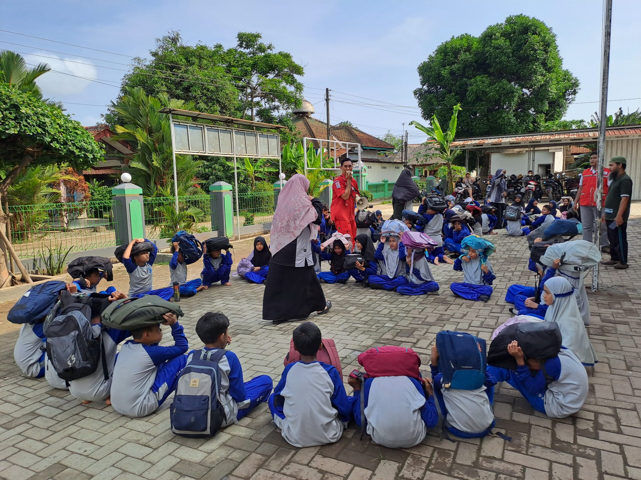 Simulasi Gempa bersama PMI Cilacap